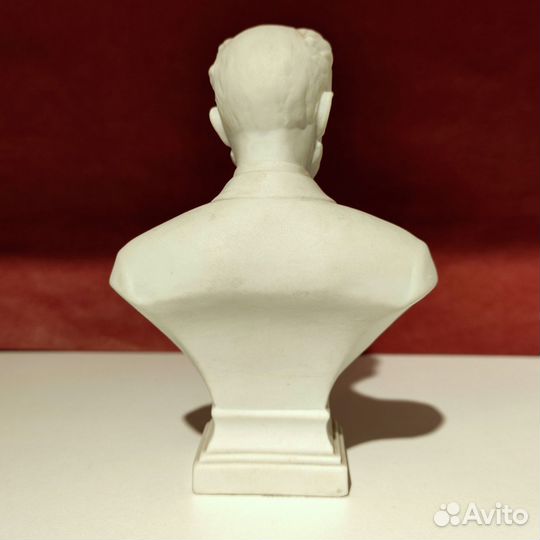 Гипсовый бюст Чайковского