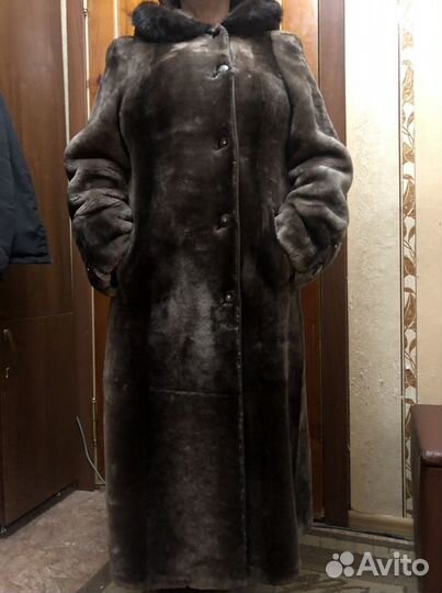 Шуба мутоновая с капюшоном