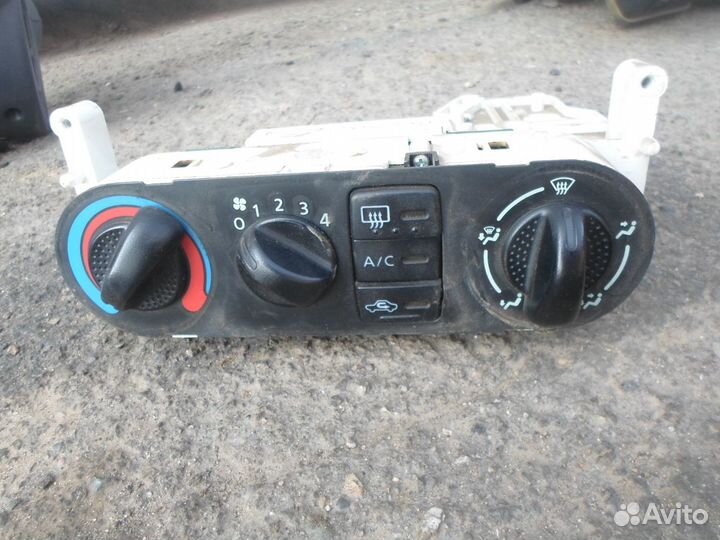 Блок управления печкой Nissan Almera N16