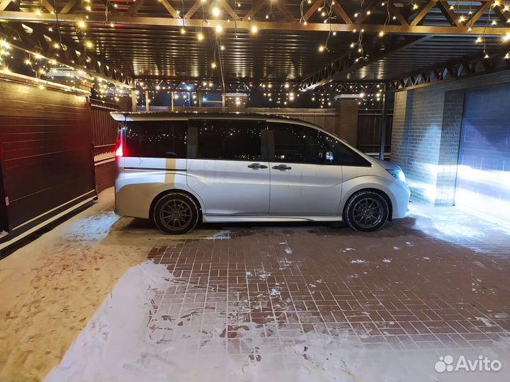 Honda Stepwgn 1.5 CVT, 2015, 91 000 км