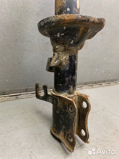 Амортизатор передний левый Kia Rio седан 1.5 A5D