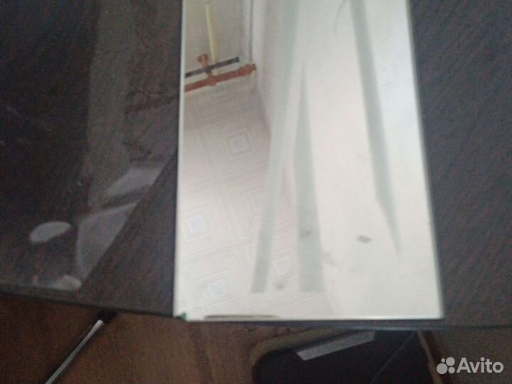 Декоративное зеркало на шкаф