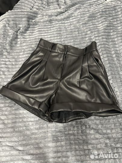 Кожаные шорты