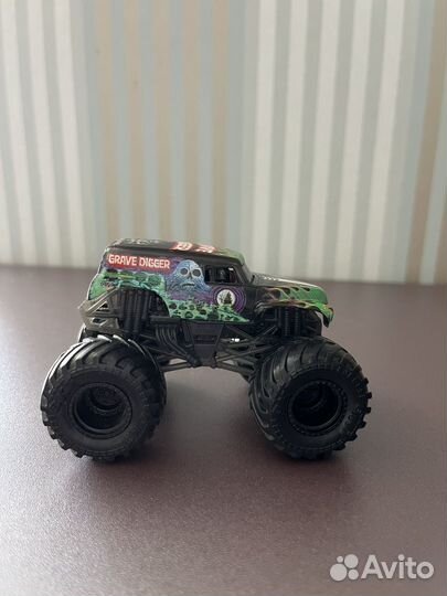 Машинки Monster Jam, Hot Wheels 1:64