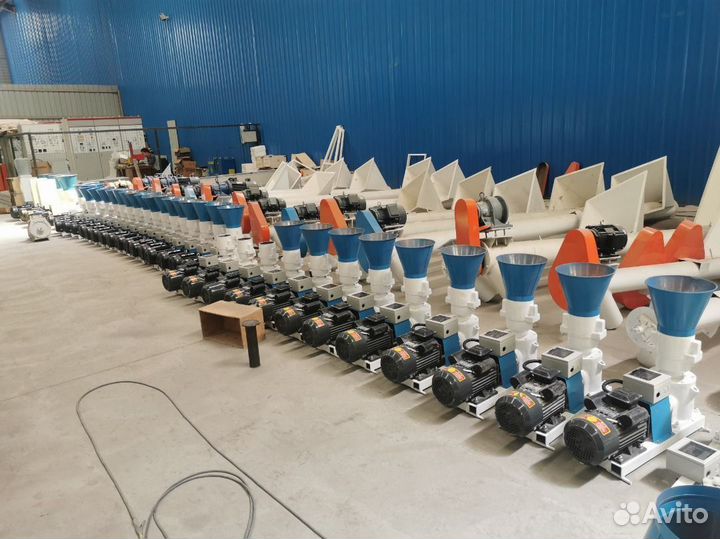 Промышленный мини-пресс-гранулятор в наличии