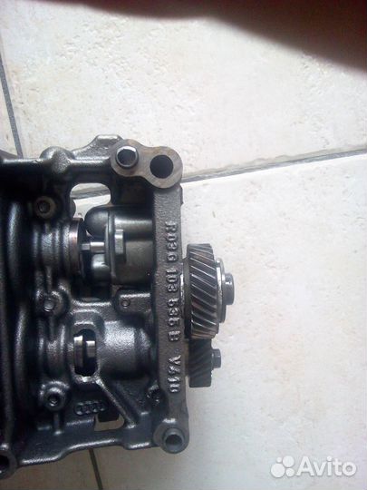 Масляный насос Volkswagen Passat B6 Двигатель BKP