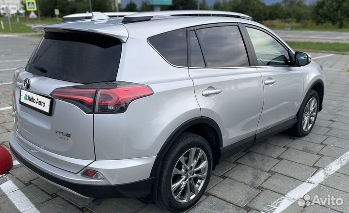 Toyota RAV4 2.2 AT, 2018, 127 000 км