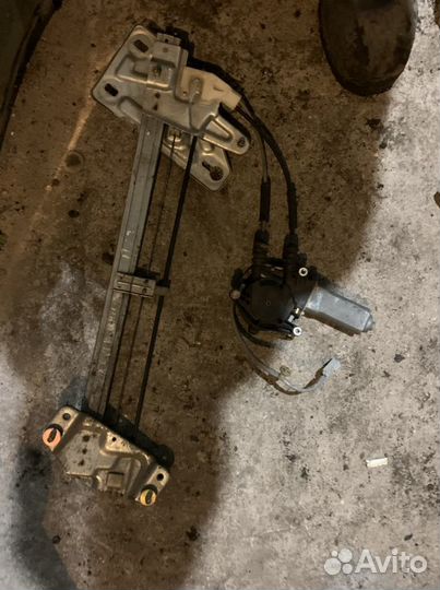 Стеклоподъемник передний левый Honda Integra 3