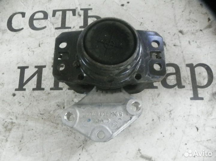 Подушка двигателя Peugeot 3008