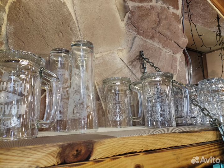 Стаканы и кружки под пиво