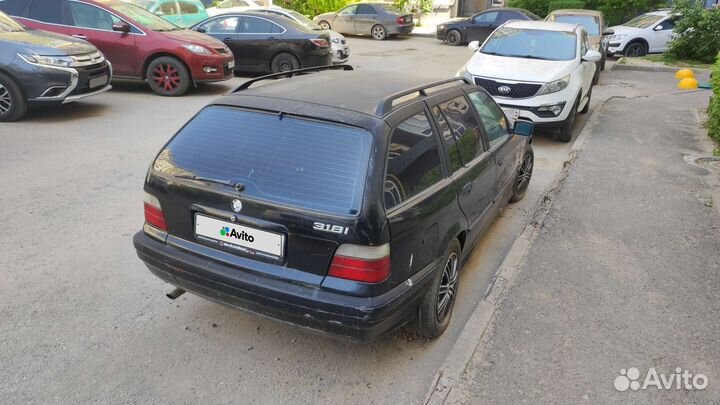 BMW 3 серия 1.8 МТ, 1997, битый, 270 000 км