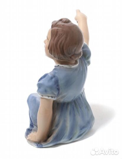 Фарфоровая фигура 