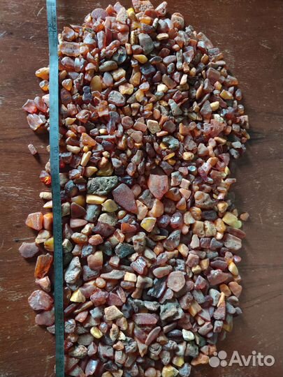 Необработанный янтарь