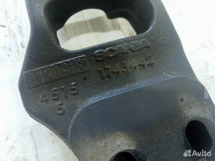 1743442 Траверса кпп Scania 5-series