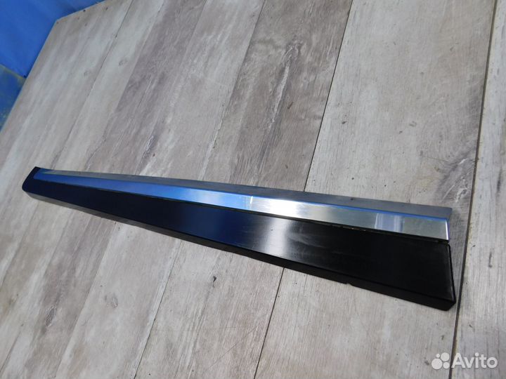 Накладка двери Volvo XC60 2013-2017