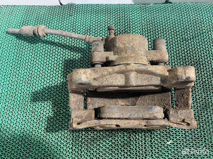 Суппорт передний левый Ford Mondeo 4 2011