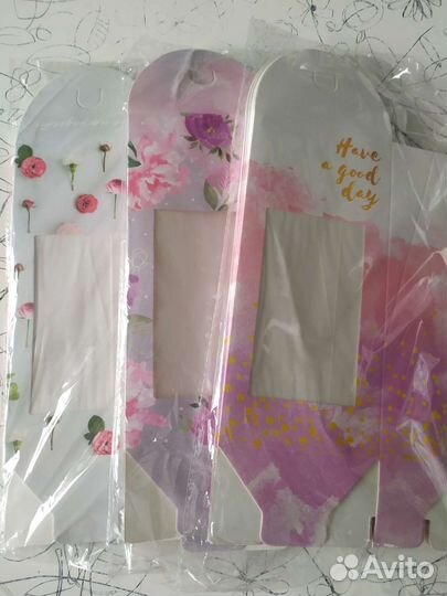 Упаковочная подарочна коробка