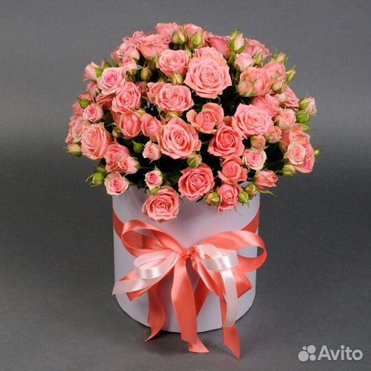 Букет в шляпной коробке из роз