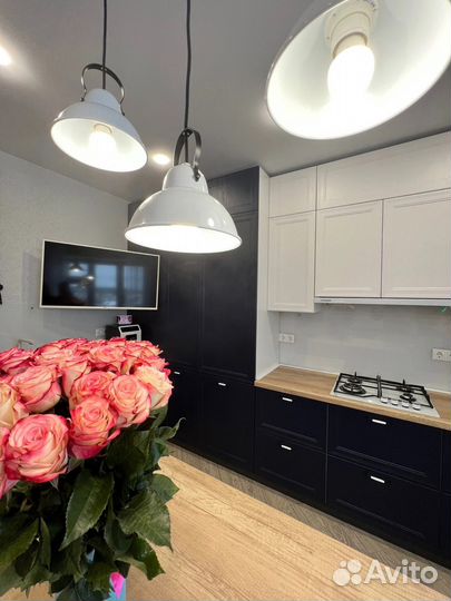 Кухня на заказ под потолок в Челябинске