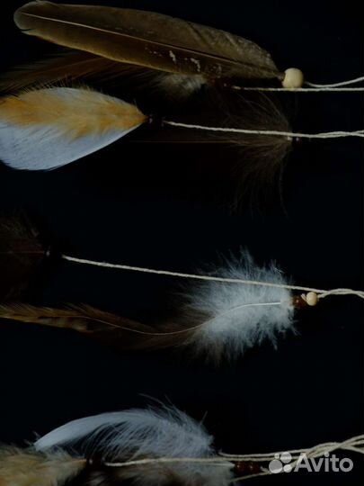 Настенное панно с перьями