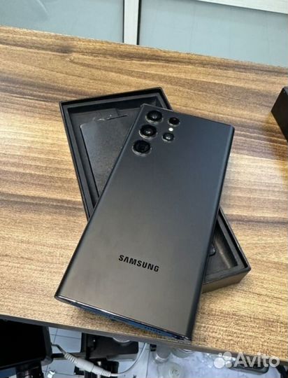 Samsung Galaxy S22 Ultra (Snapdragon 8 Gen1), 12/256 ГБ