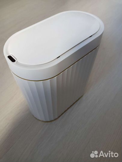 Мусорная корзина с автоматическим датчиком