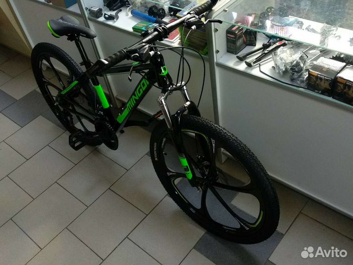 Новый велосипед на литых дисках