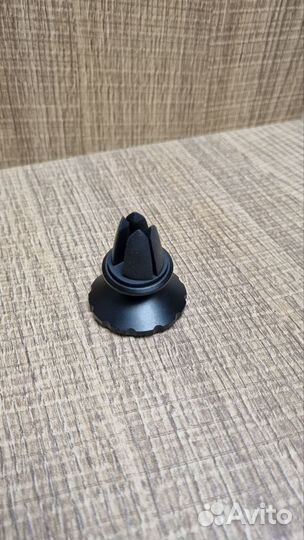 Магнитное крепление для телефона в машину