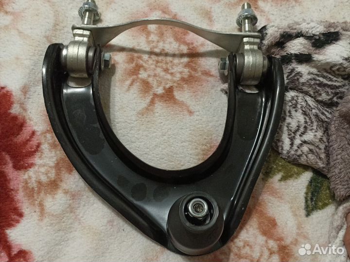 Рычаг подвески рулевой правый