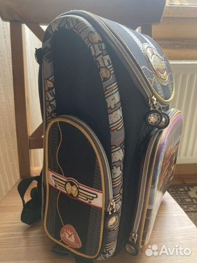 Рюкзак школьный для мальчика Hummingbird