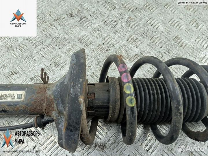 Стойка передняя Volkswagen Golf 4 2000 1J0413031S