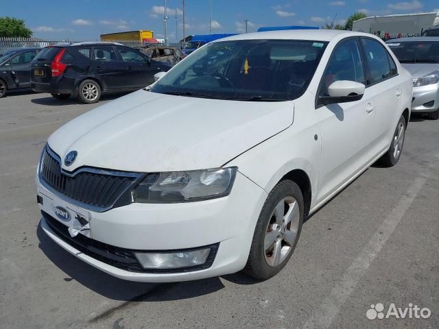 Полка багажника skoda rapid 2013