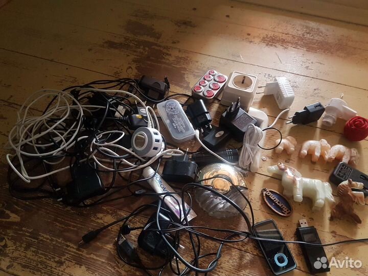 Портативный dvd плеер+ кольцо в пода. цена за всё