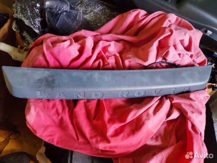 Накладка крышки багажника с ручкой freelander 2