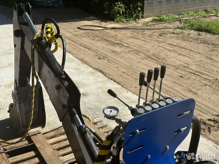 Навесной экскаватор Landformer 230