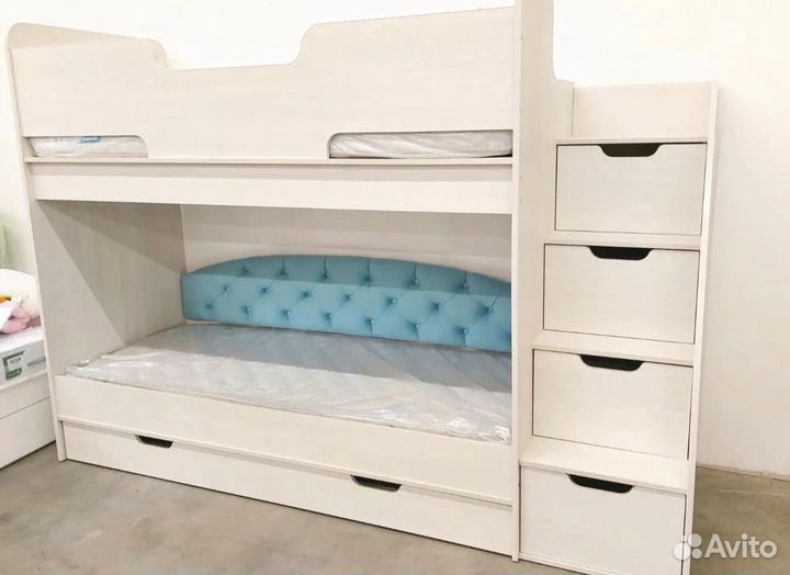 Двухъярусная кровать