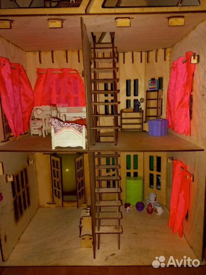 Детский игровой домик из дерева