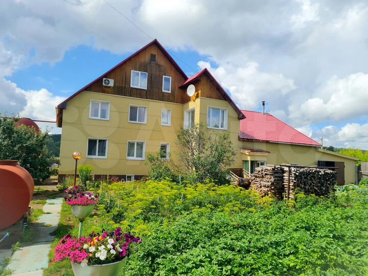 Дом 359,8 м² на участке 16 сот.