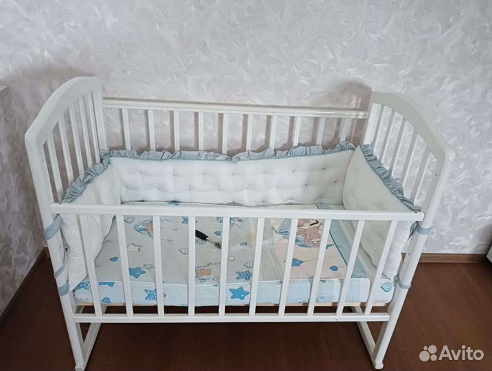 Детская кроватка