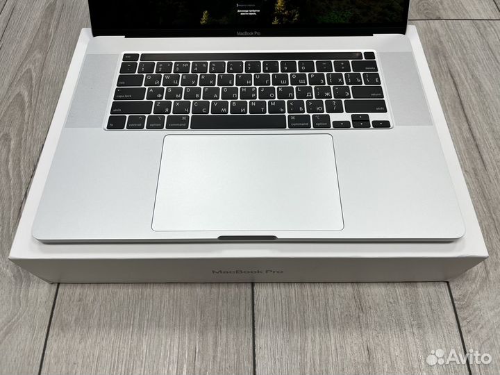 Macbook pro 16 2021 i9 16gb 5500M 1tb silver