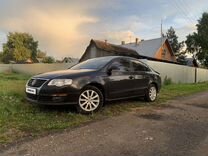 Volkswagen Passat 1.6 MT, 2009, 196 000 км, с пробегом, цена 700 000 руб.