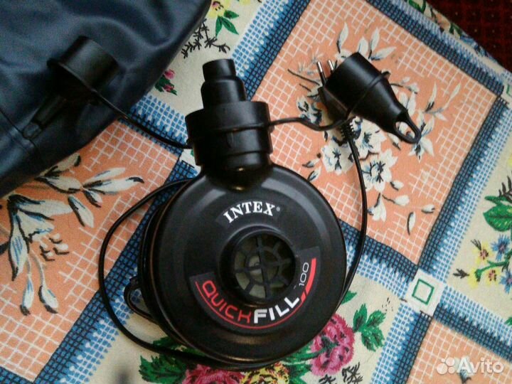 Надувной матрас (кровать) intex и насос