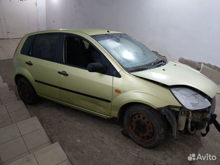 Задняя правая дверь в сборе форд фиеста 5 2005 год