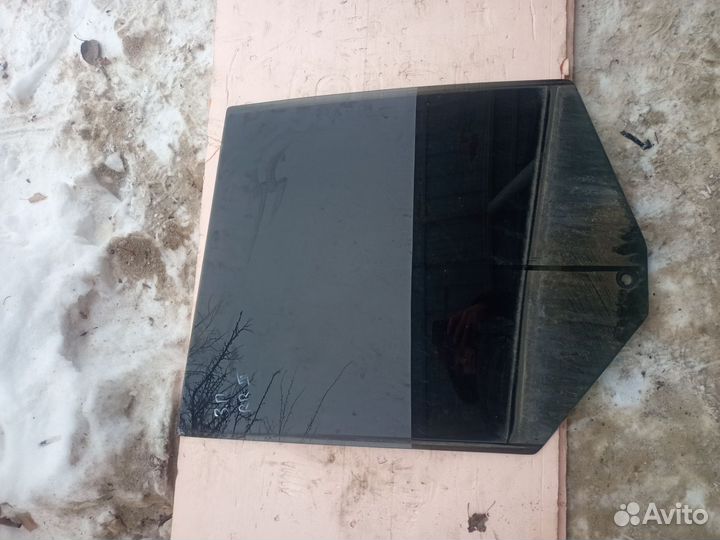 Стекло двери заднее правое Range Rover