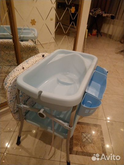 Пеленальный столик с ванночкой chicco
