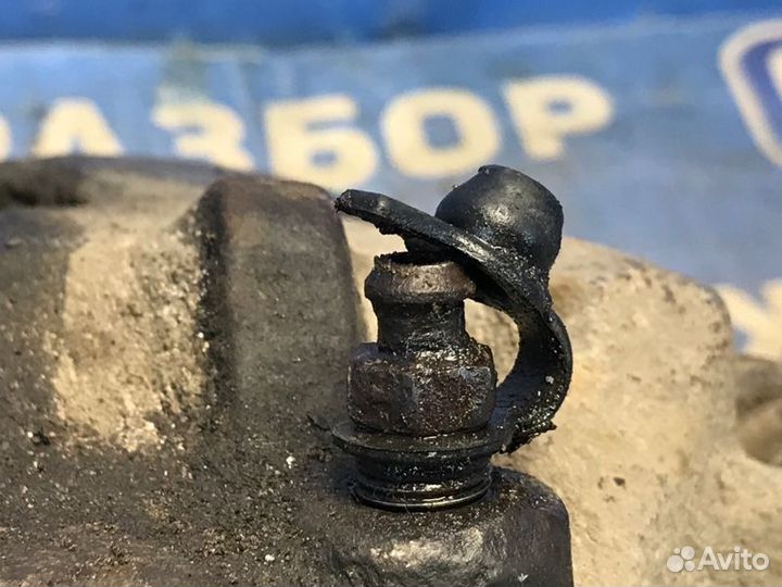 Суппорт передний левый Kia Magentis MG 2.0 G4KA