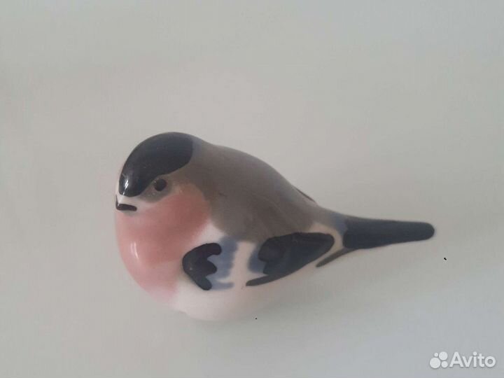 Статуэтка снегирь птичка