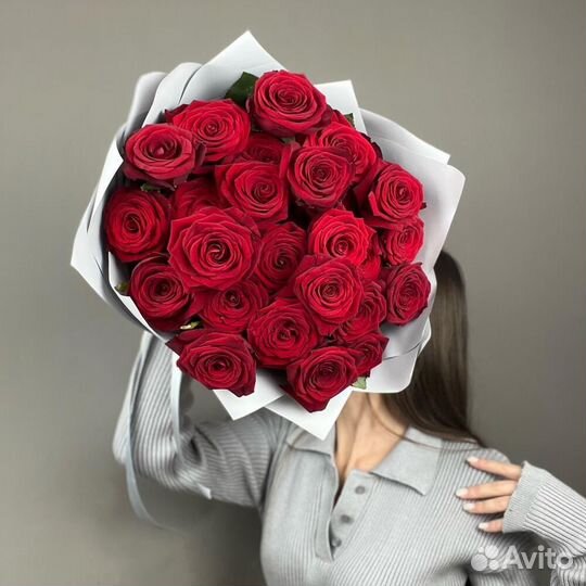 Красные розы 25шт. 60см