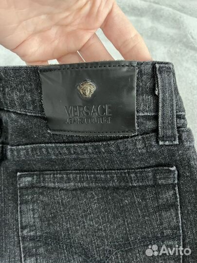 Джинсы Versace