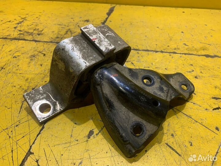 Подушка двигателя правая Renault Sandero 2009-2014